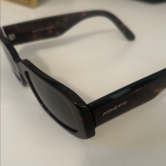 Arnette Brown Sunglasses - Picture 2 of 3